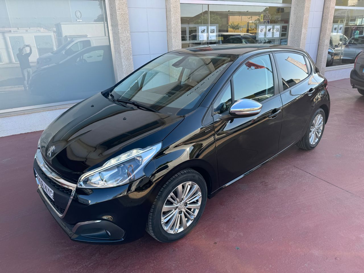 Peugeot 208 5P Signature BlueHDi 73KW (100CV)