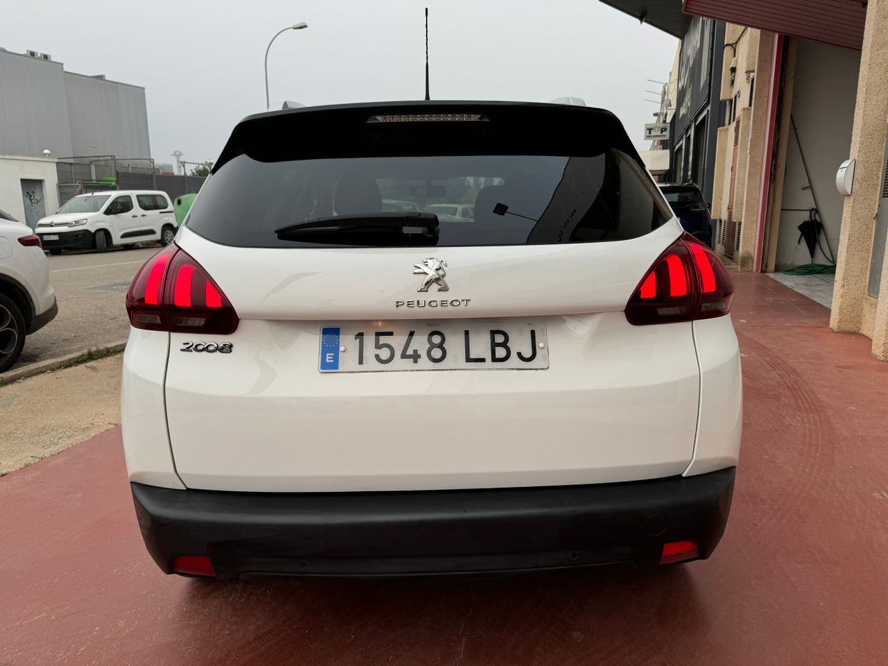 Peugeot 2008 Signature BlueHDi 100 S&S 5 Vel. MAN