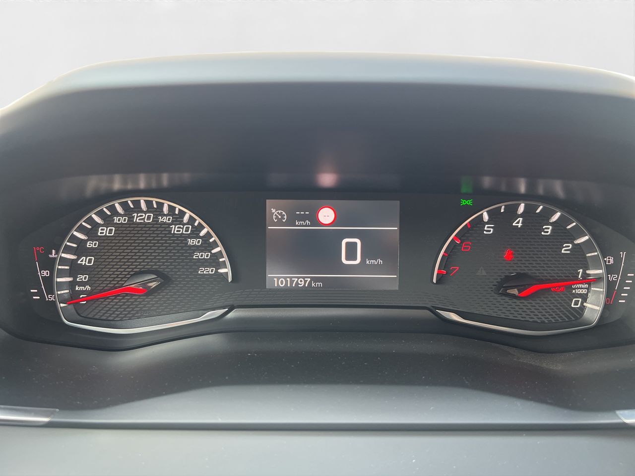 Peugeot 2008 Allure Pack BlueHDI 81kW (110CV)