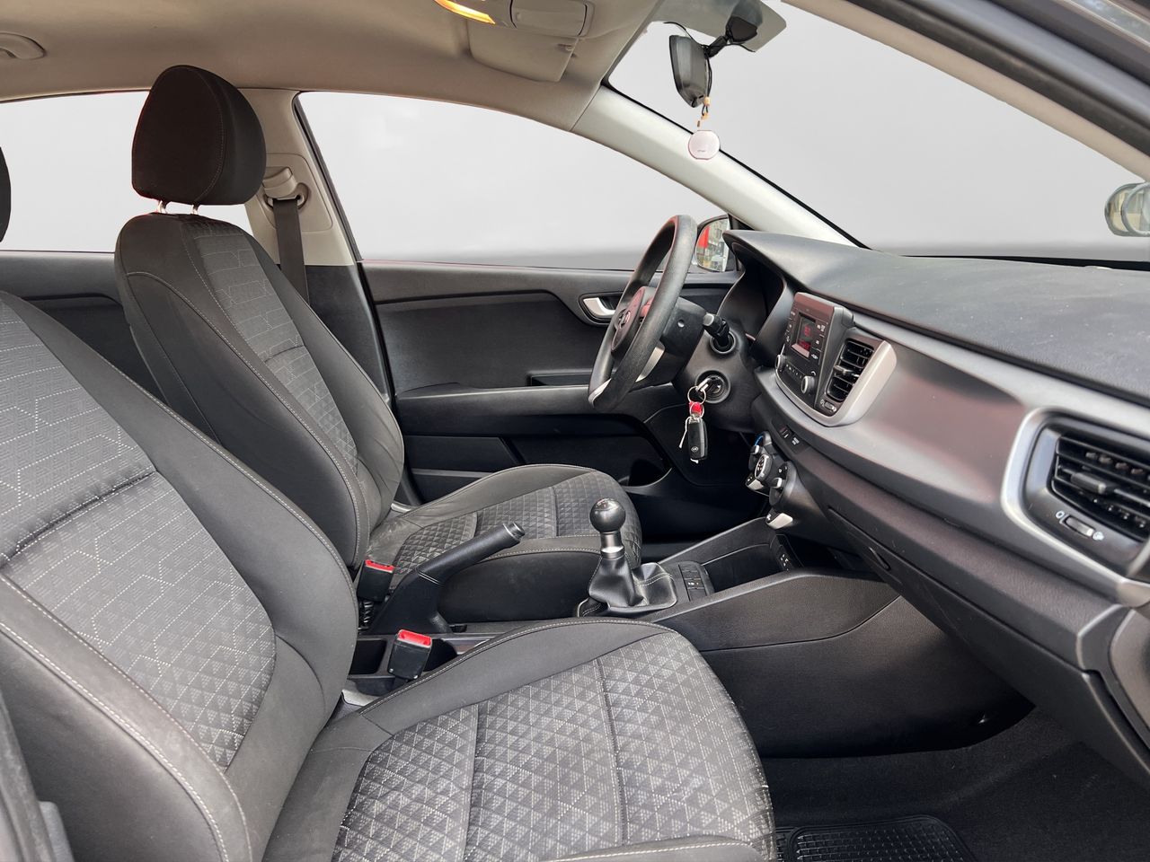 Kia Rio 1.2 CVVT 62kW (84CV) Concept