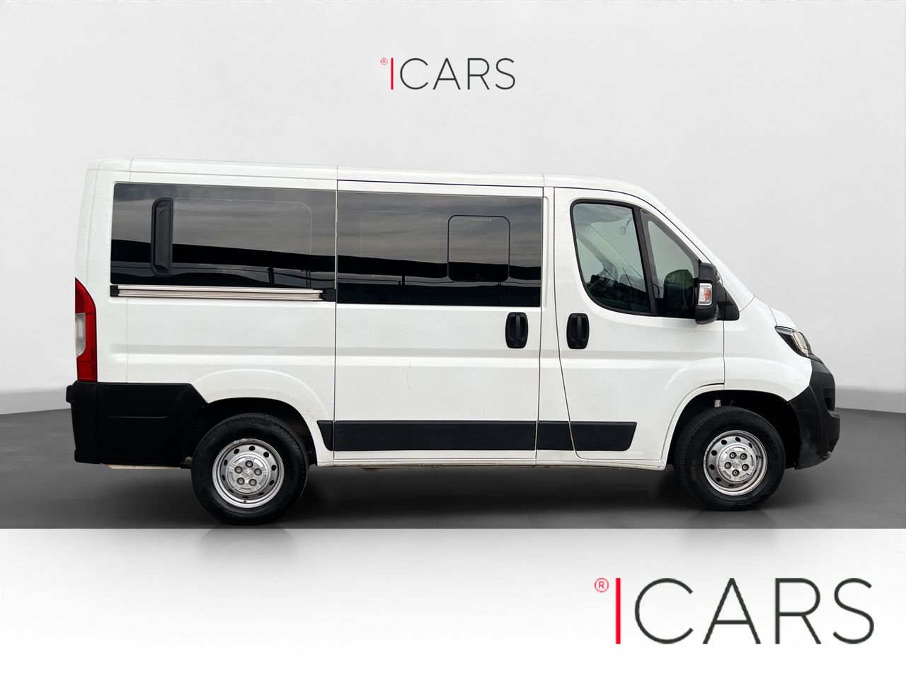Peugeot Boxer COMBI 5/9 PL. 330 L1H1 BHDI 120 S&S 6 VEL. 