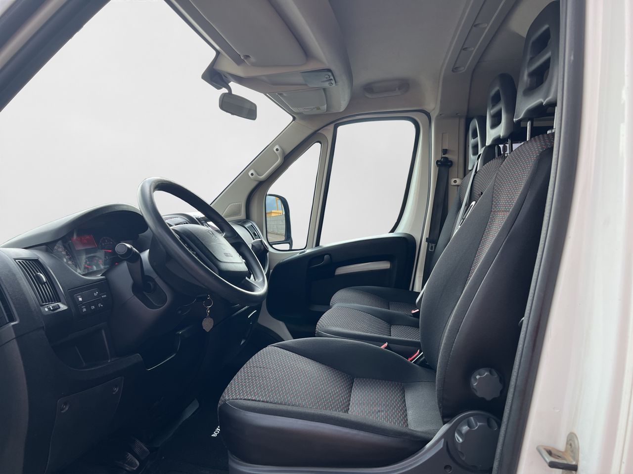 Peugeot Boxer COMBI 5/9 PL. 330 L1H1 BHDI 120 S&S 6 VEL. 