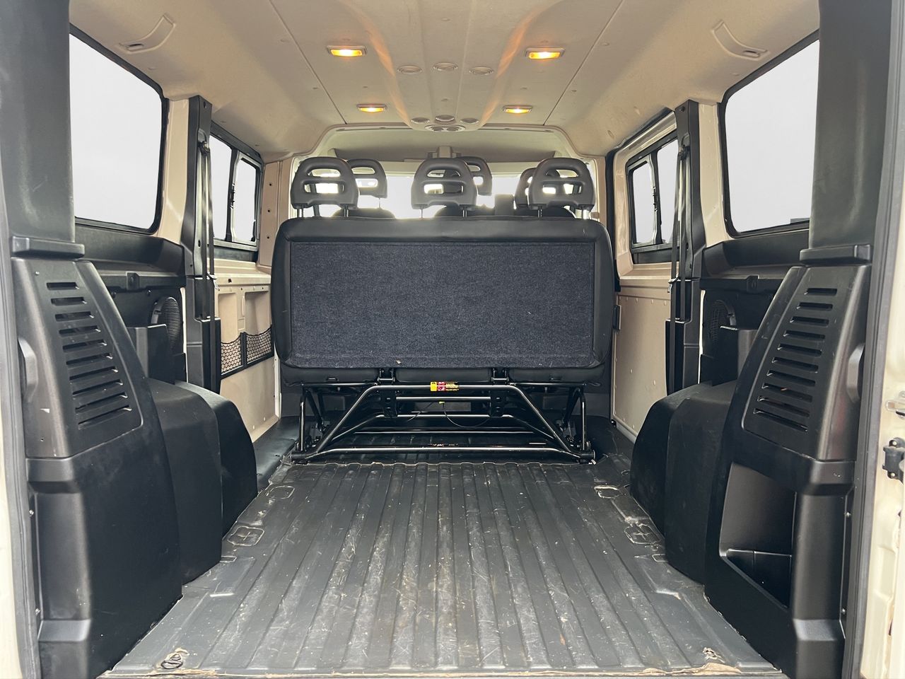 Peugeot Boxer COMBI 5/9 PL. 330 L1H1 BHDI 120 S&S 6 VEL. 