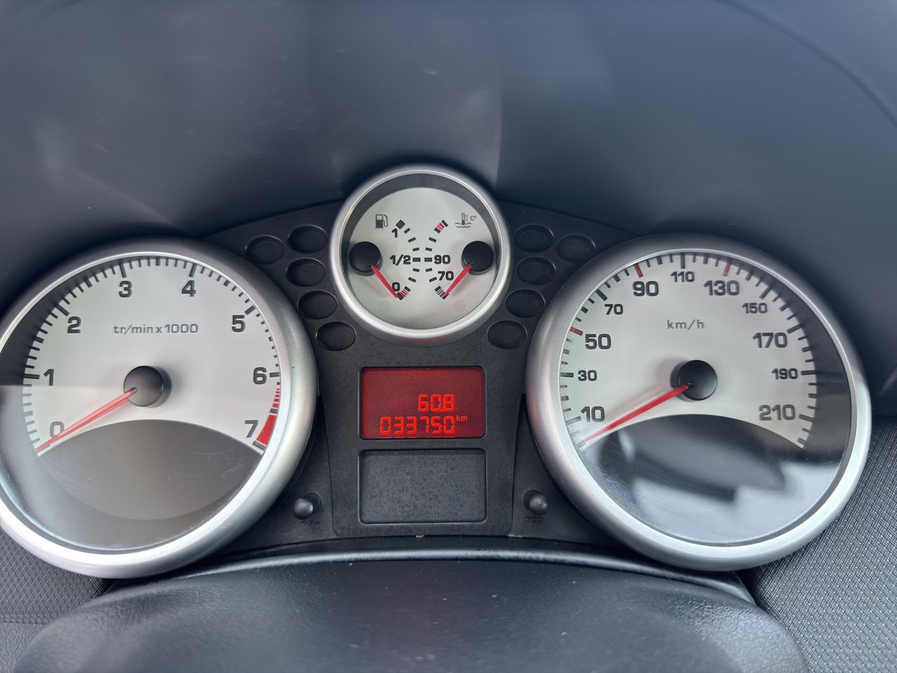 Peugeot 207 BUSINESS LINE 1.4i 75