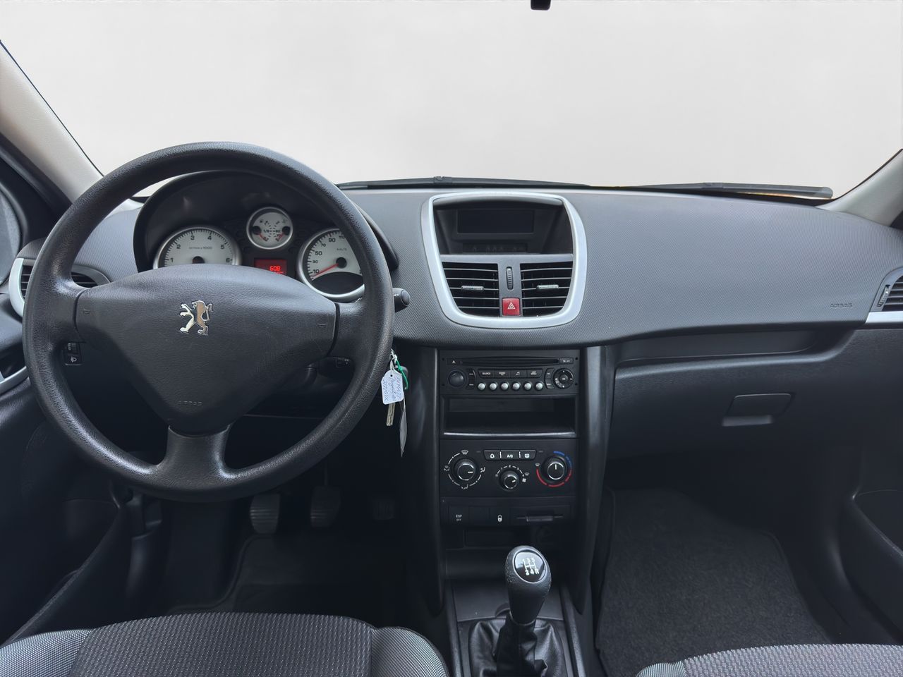 Peugeot 207 BUSINESS LINE 1.4i 75