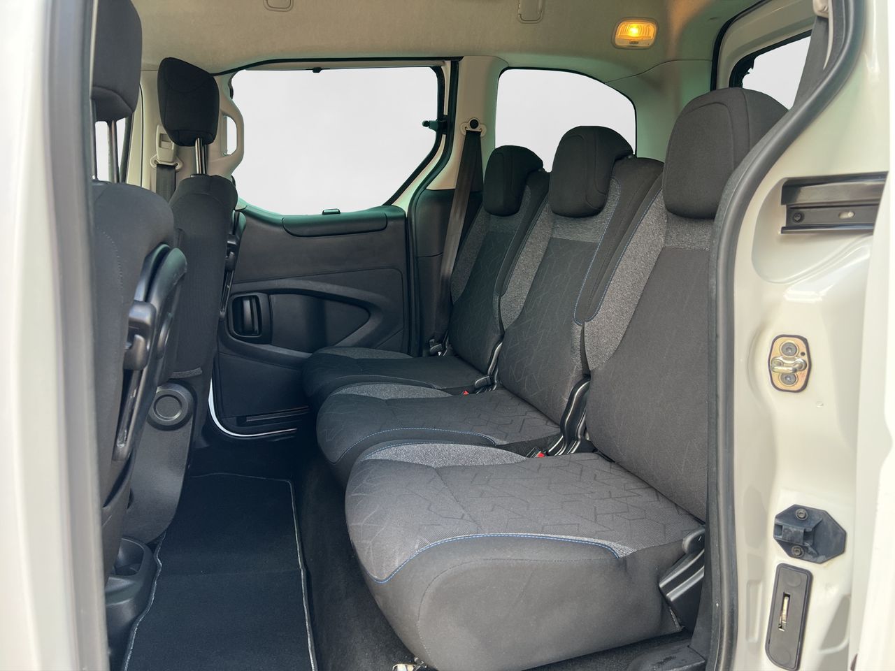 Peugeot Partner TEPEE Style 1.6 BlueHDi 100