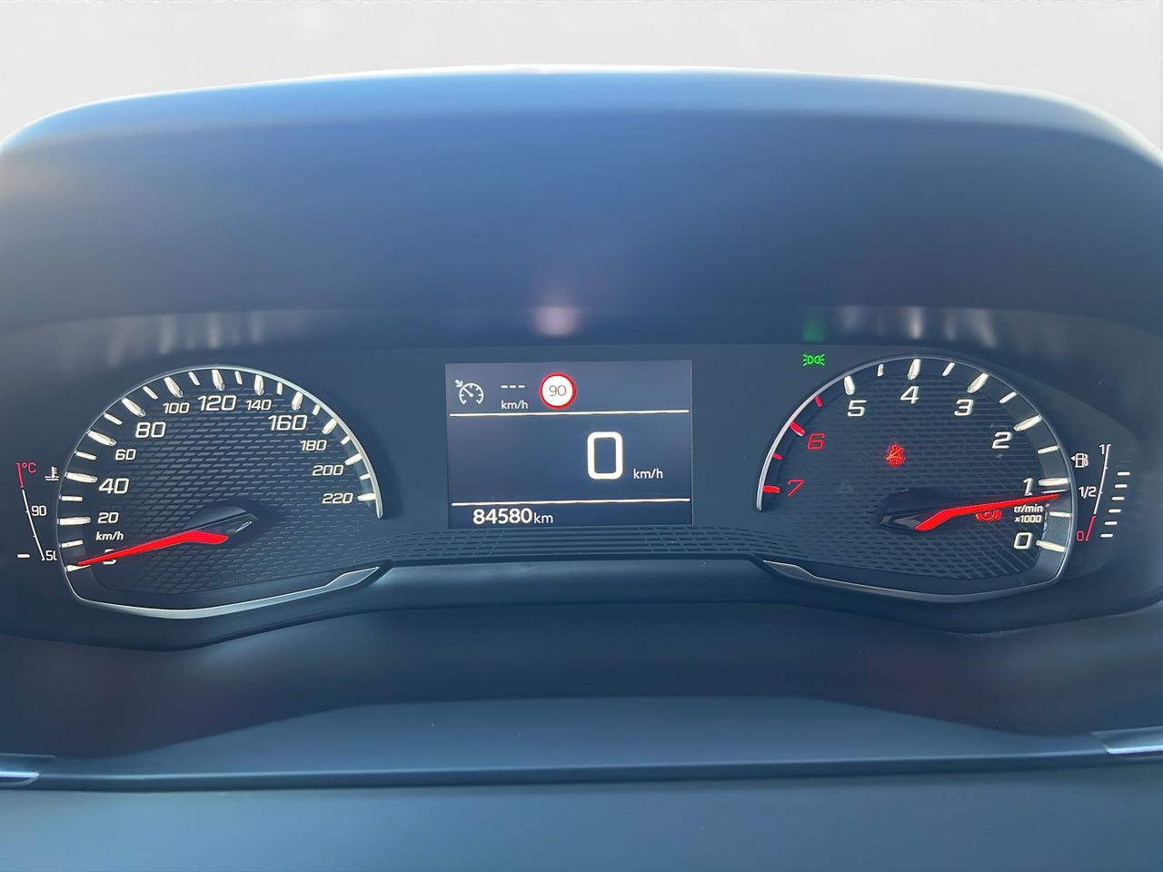 Peugeot 2008 Allure BlueHDI 100 S&S BVM6