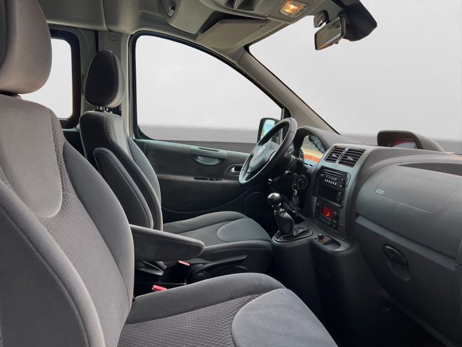 Fiat Scudo 2.0 JTDM Panorama Executive L2H1 130 Multijet - Foto 17