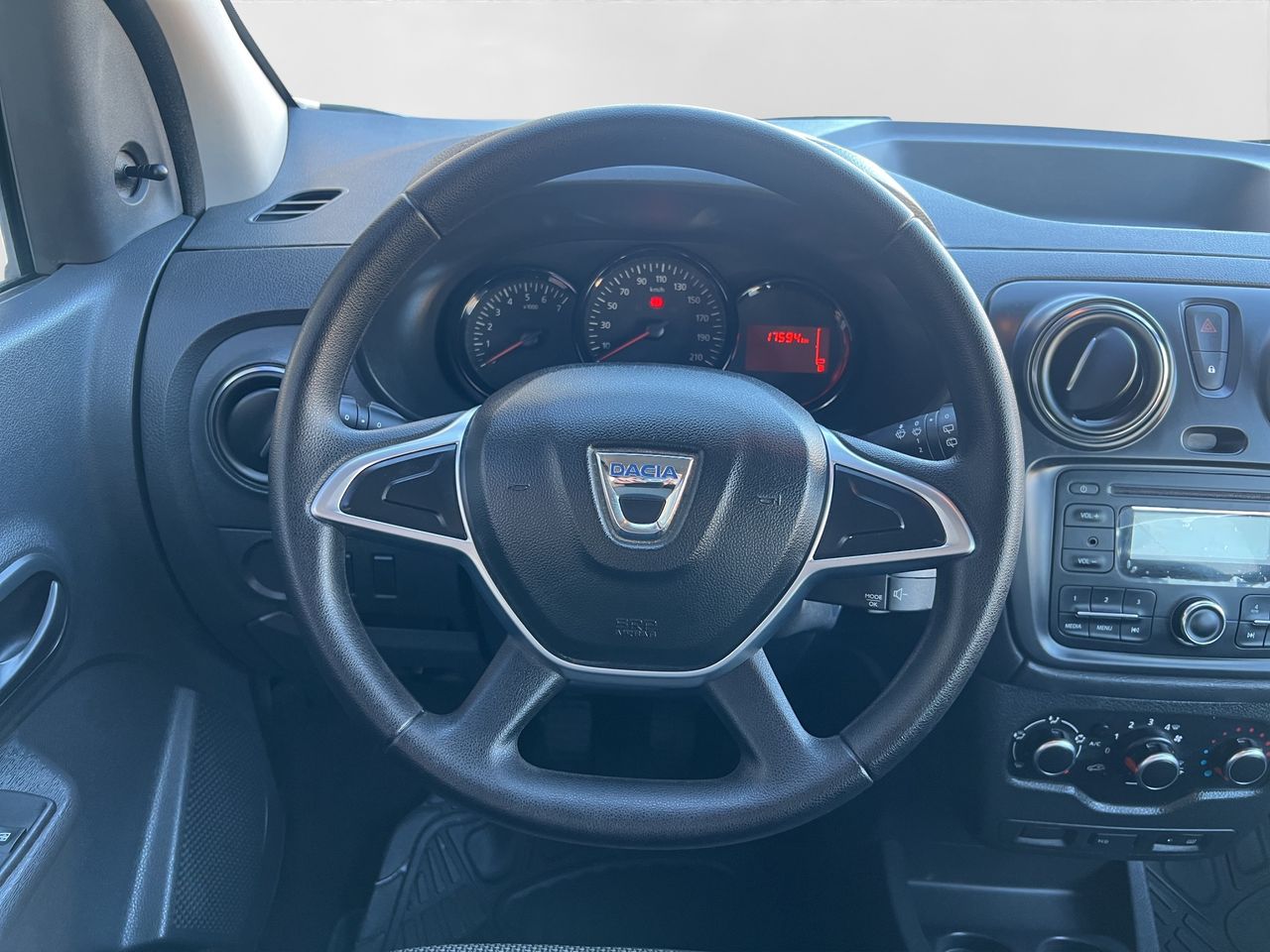 Dacia Lodgy Essential 1.6 75kW (100CV) 5Pl - 18