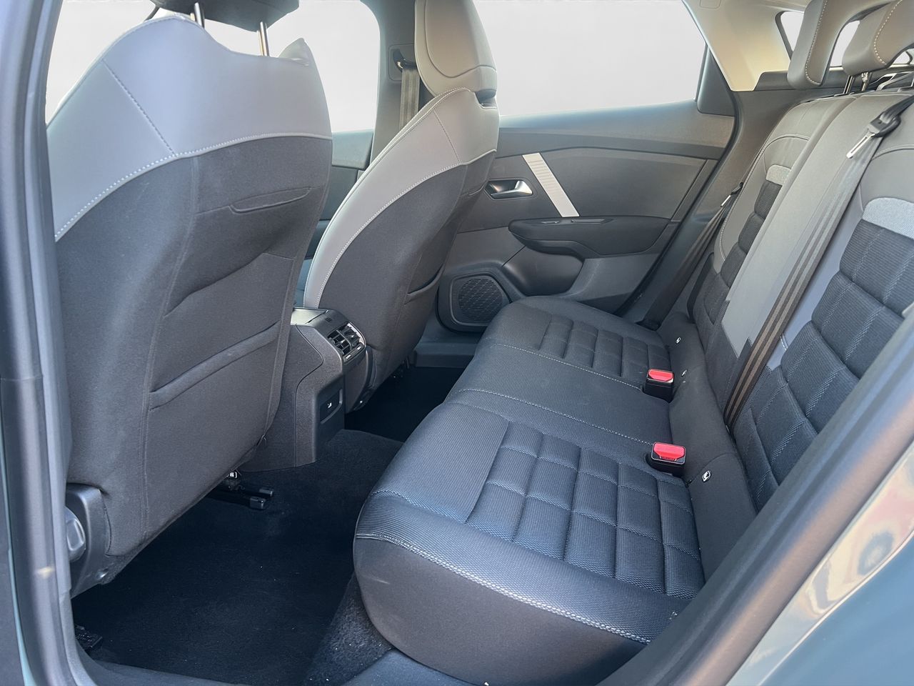 Citroën C4 HYBRID 136 e-DSC6 PLUS