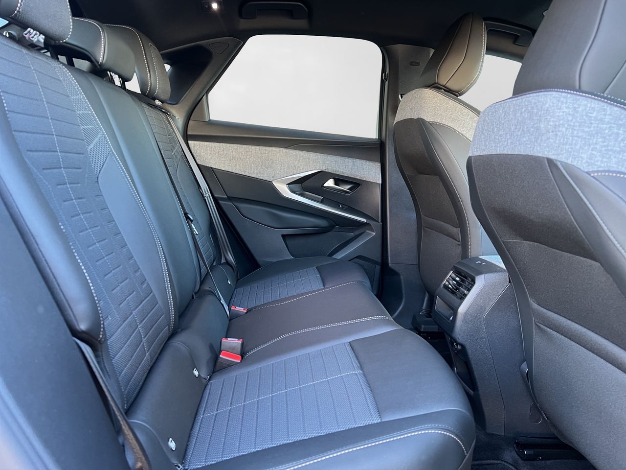 Peugeot 3008 Hybrid 3008 Allure Hybrid 145 e-DCS6