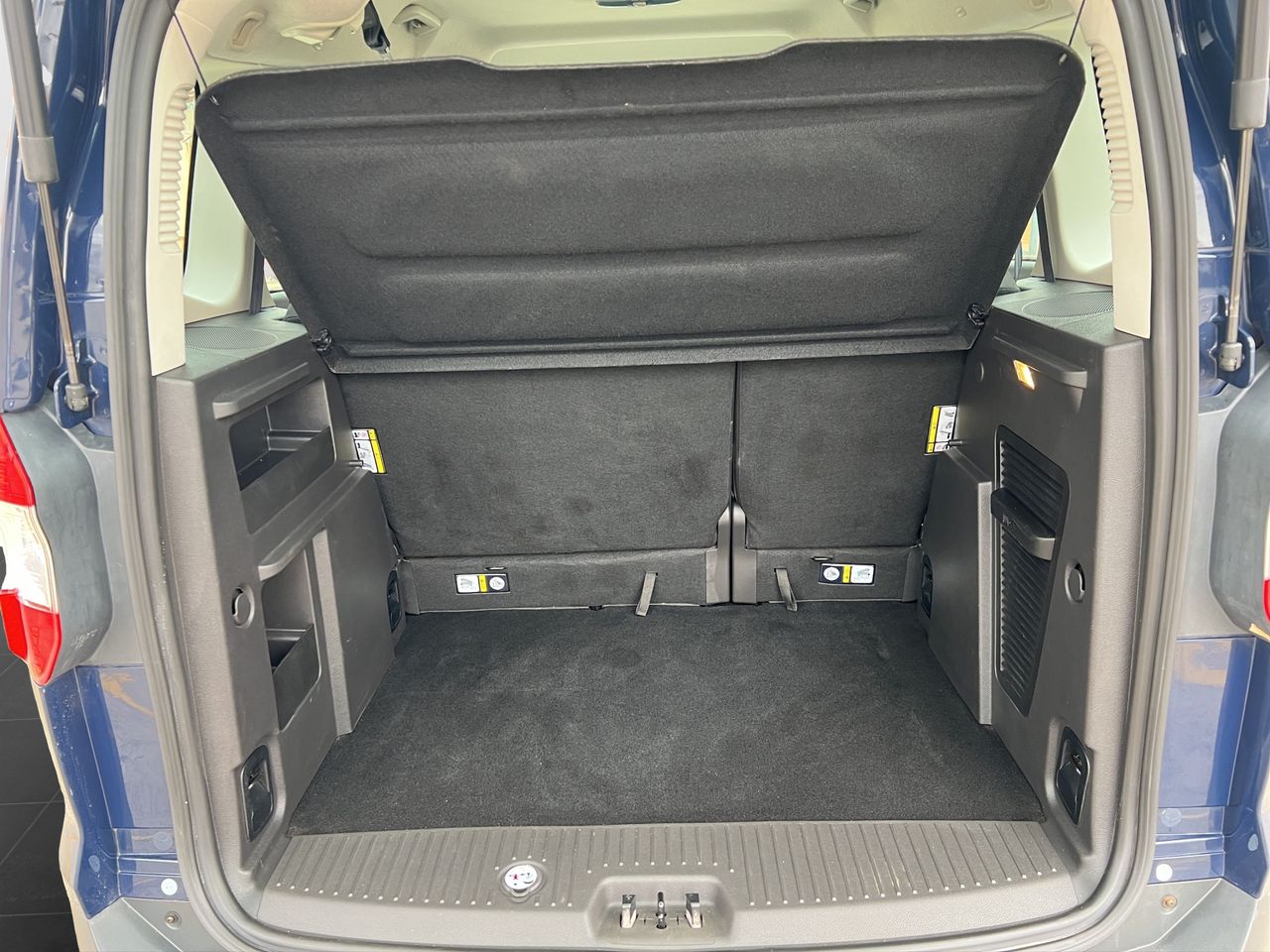 Ford Tourneo Courier 1.0 ECOBOOST AMBIENTE