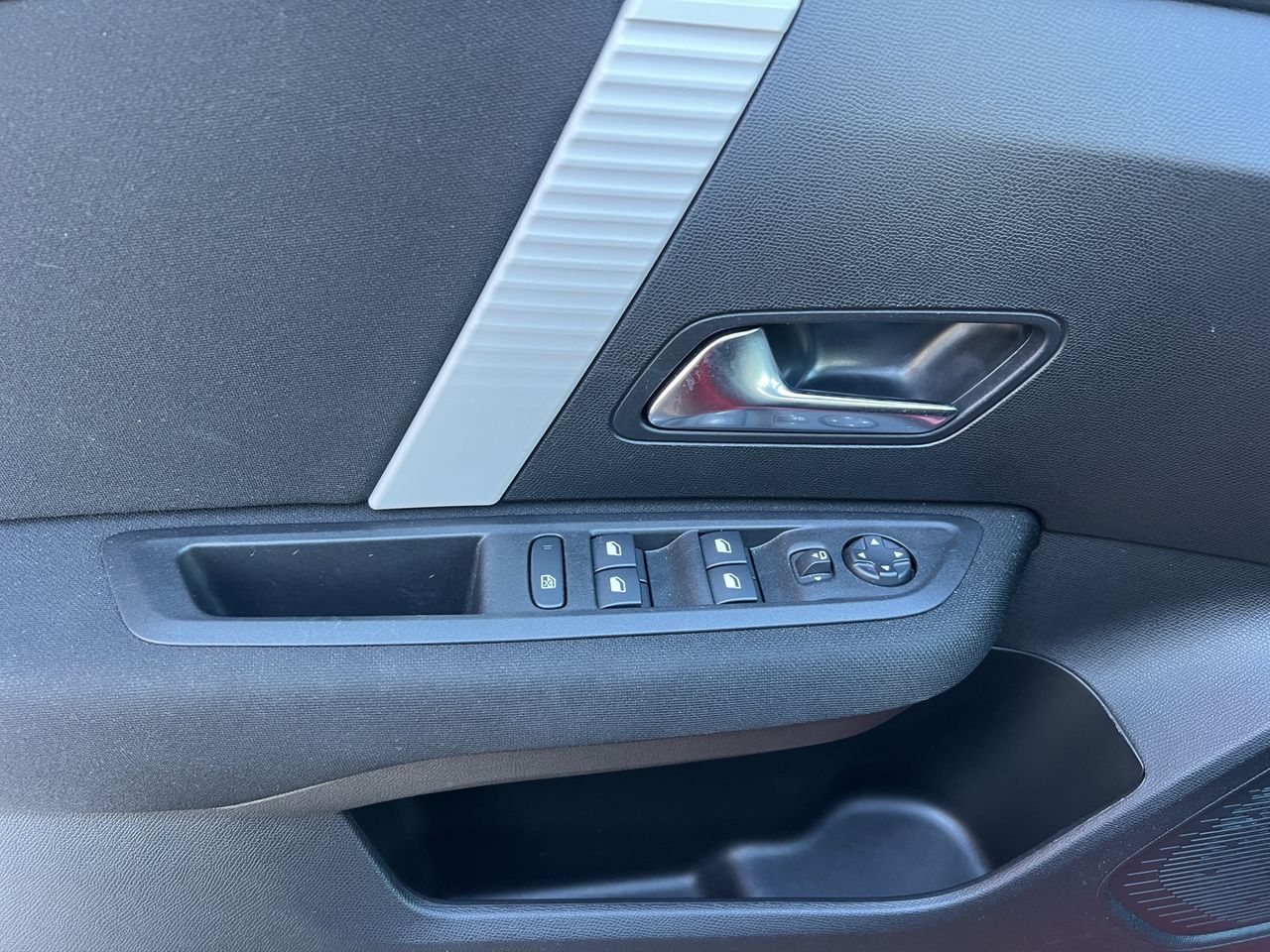 Citroën C4 HYBRID 136 e-DSC6 PLUS