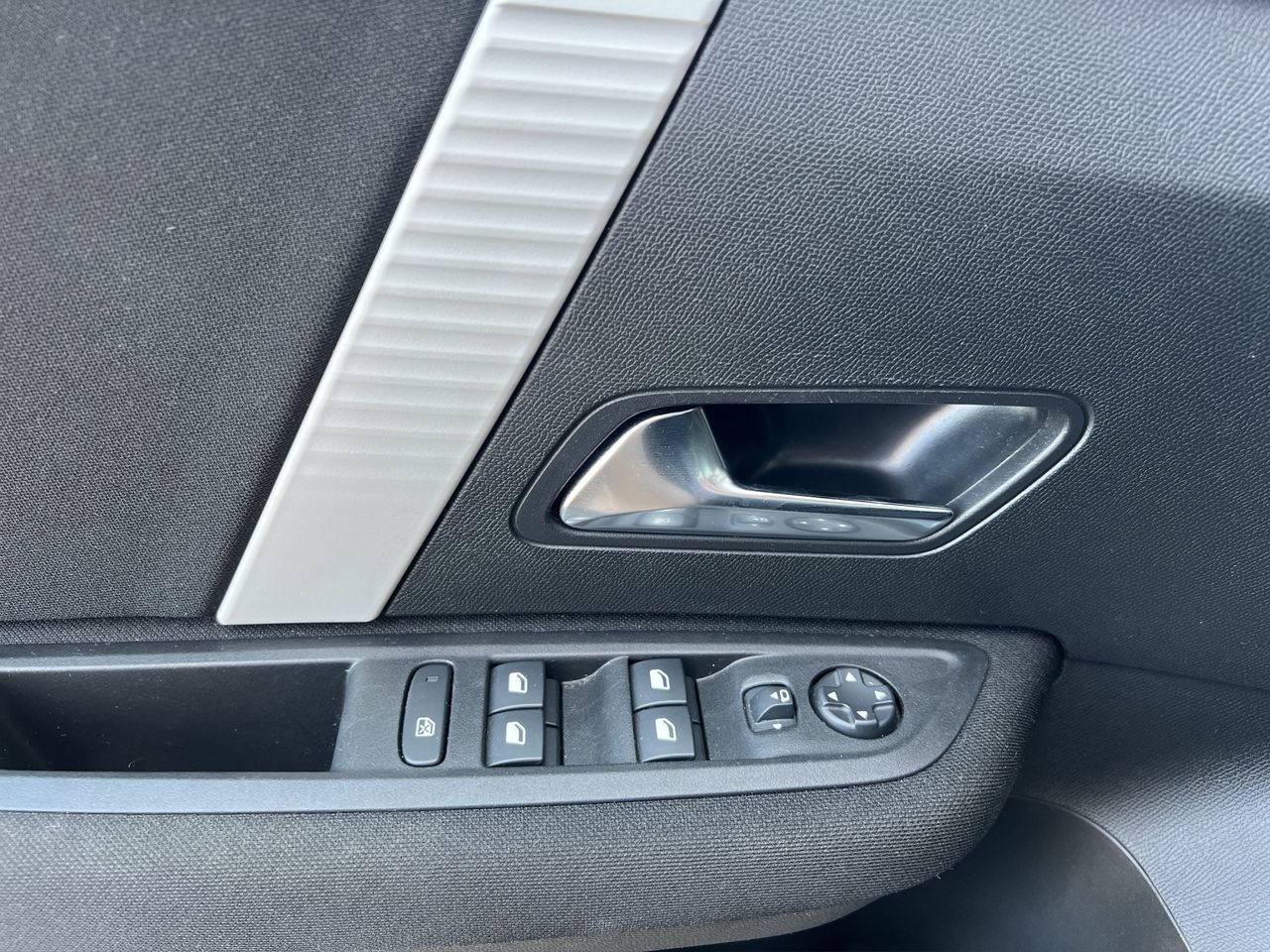 Citroën C4 HYBRID 136 e-DSC6 PLUS