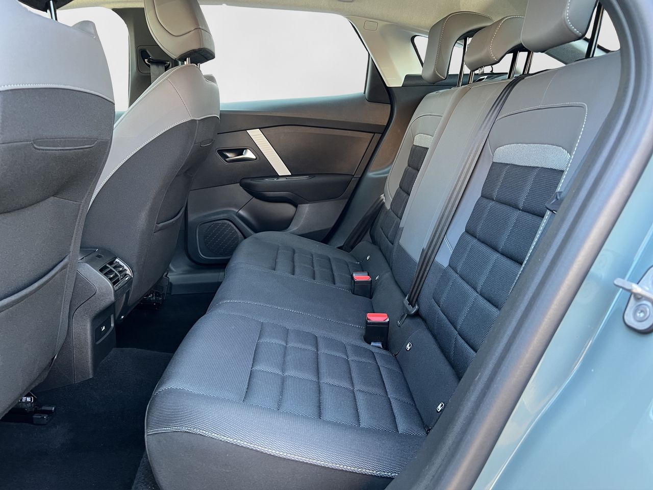 Citroën C4 HYBRID 136 e-DSC6 PLUS