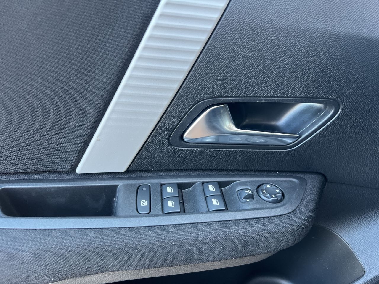 Citroën C4 HYBRID 136 e-DSC6 PLUS