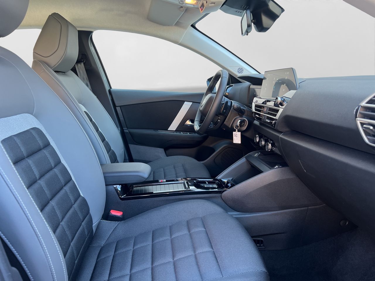 Citroën C4 HYBRID 136 e-DSC6 PLUS