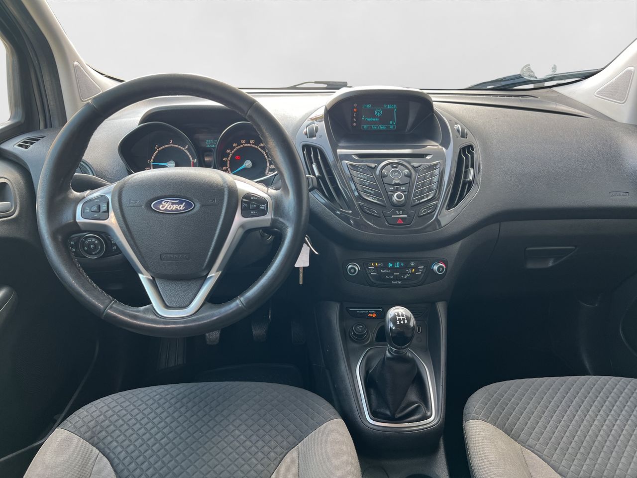 Ford Tourneo Courier 1.5 TDCI TITANIUM