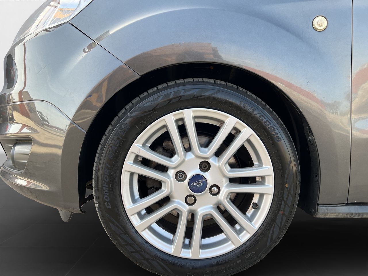 Ford Tourneo Courier 1.5 TDCI TITANIUM