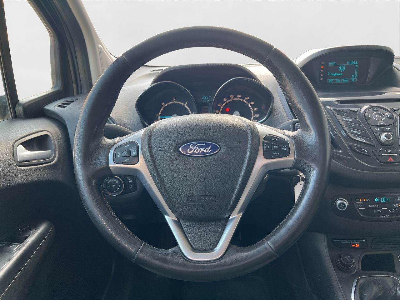 Ford Tourneo Courier 1.5 TDCI TITANIUM