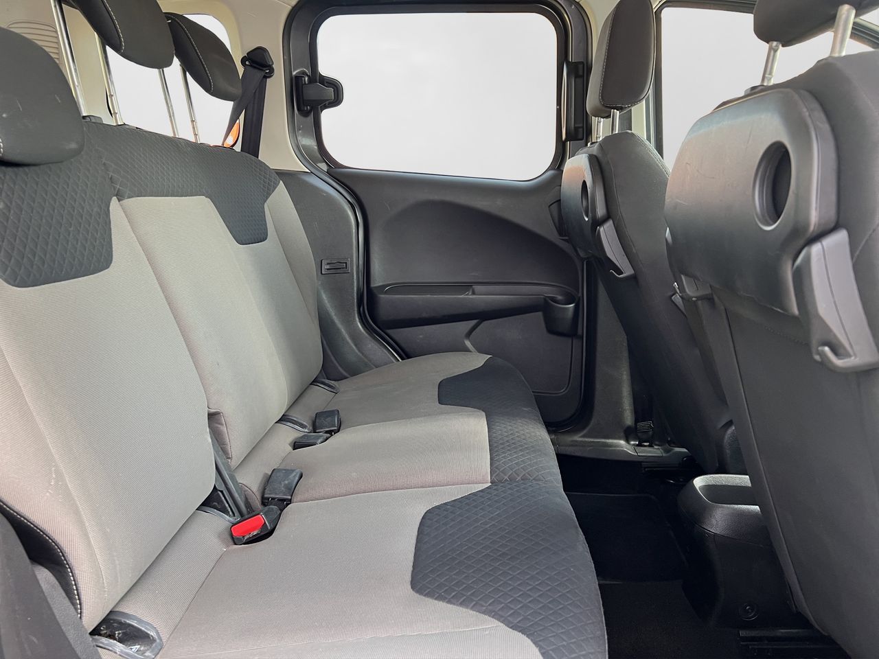 Ford Tourneo Courier 1.5 TDCI TITANIUM