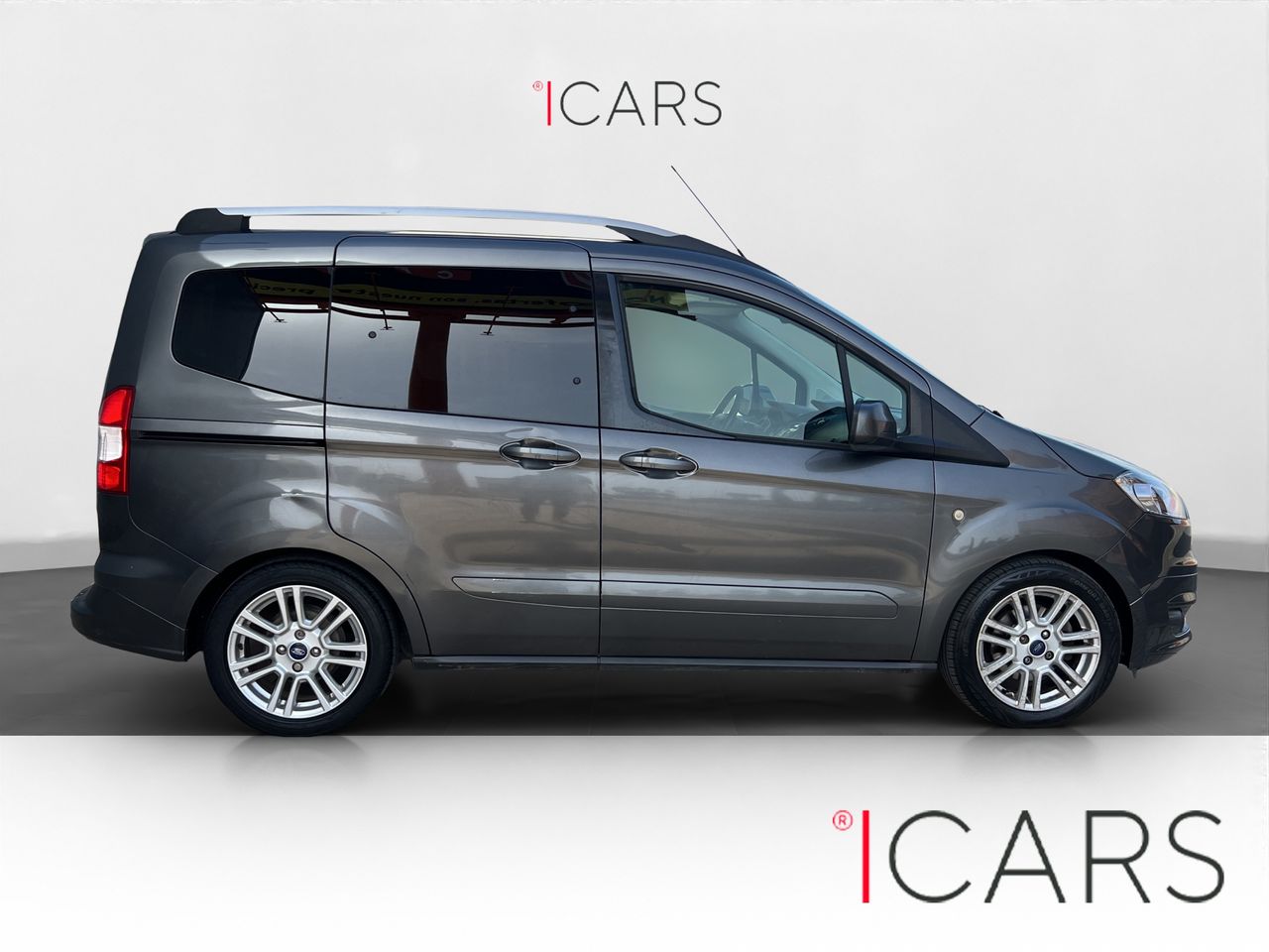 Ford Tourneo Courier 1.5 TDCI TITANIUM