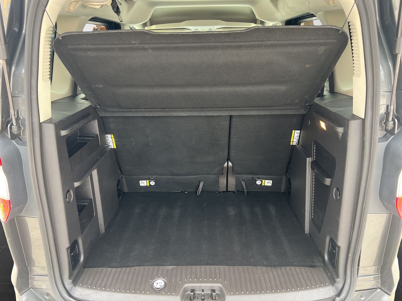 Ford Tourneo Courier 1.0 ECOBOST SPORT