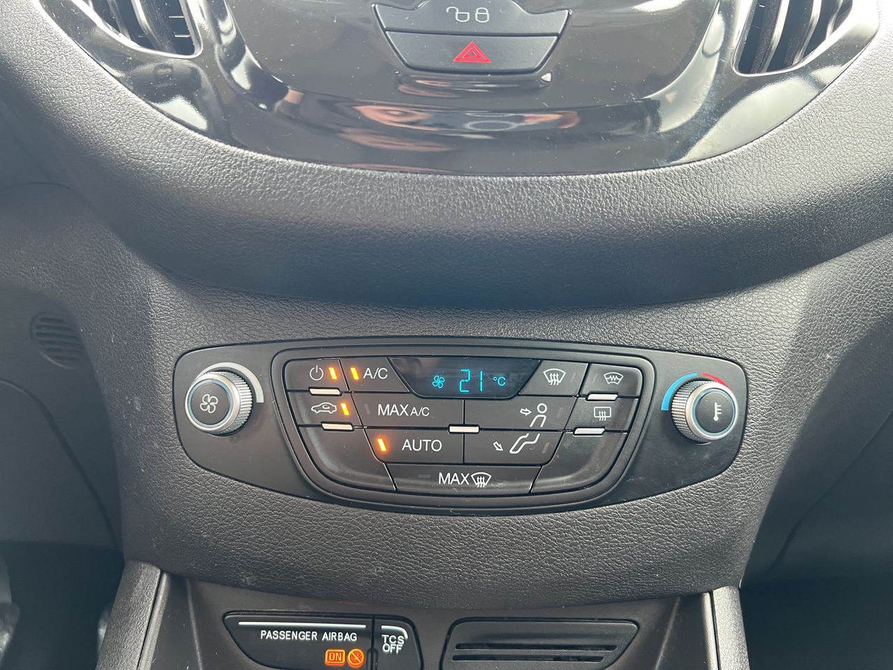 Ford Tourneo Courier 1.0 ECOBOST SPORT
