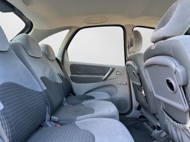 Citroën Xsara Picasso 1.6 HDi 92 LX Plus - Foto 17