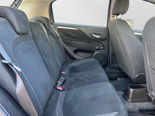 Fiat Punto 1.2 8v Easy 69 CV S&S Gasolina - Foto 12