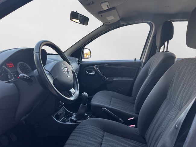 Dacia Duster Laureate 1.6 105 E5 - Foto 9