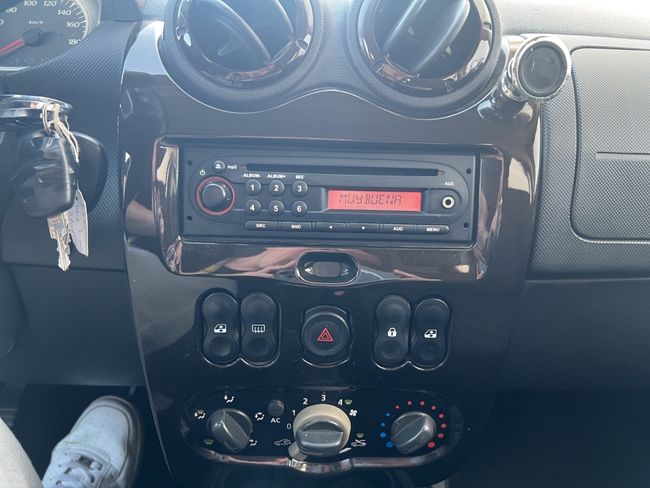 Dacia Duster Laureate 1.6 105 E5 - Foto 16