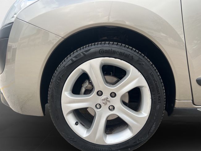 Peugeot 3008 Allure 1.6 e-HDI 112 FAP CMP B.Lion - Foto 22