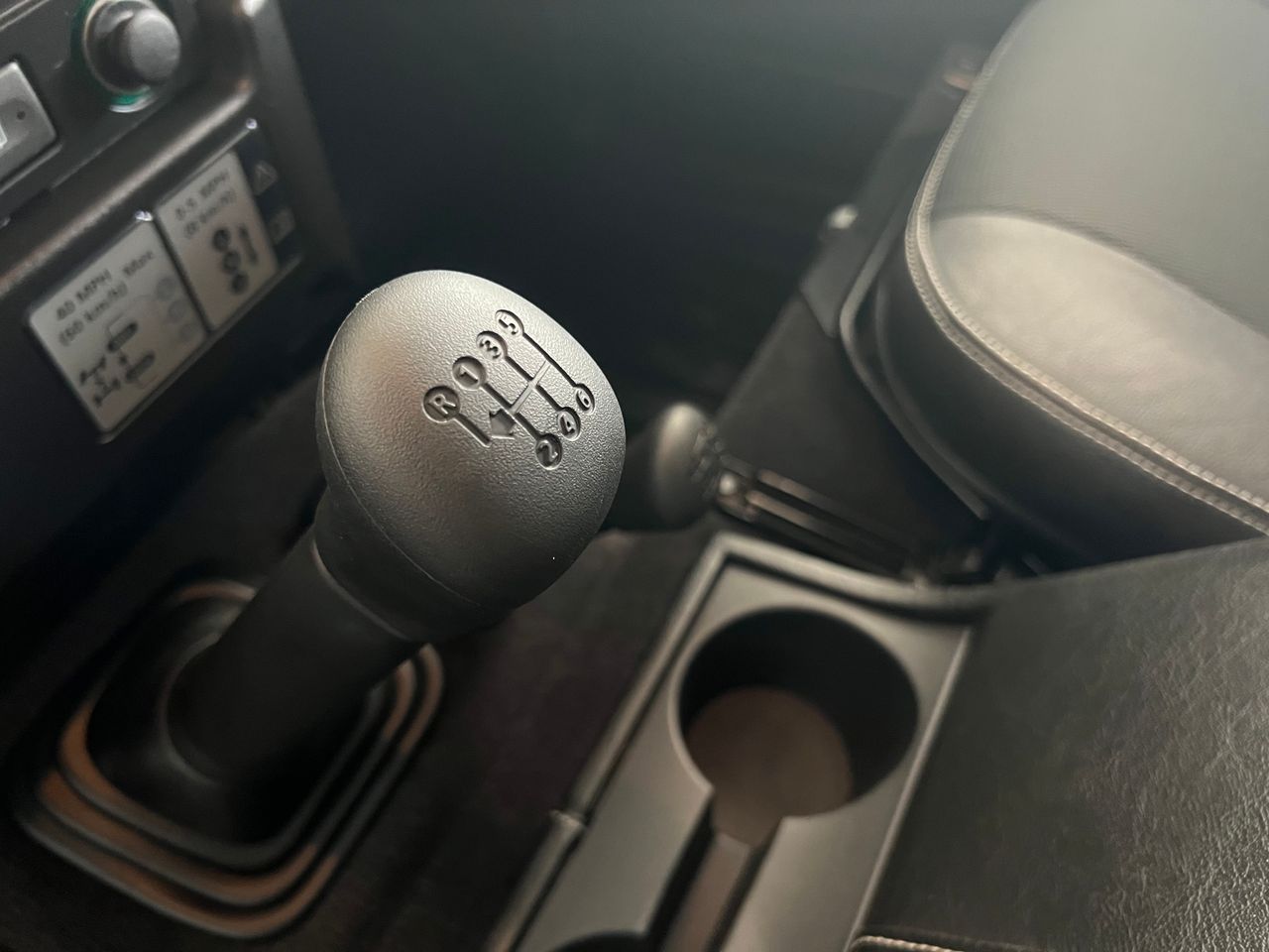 Land-Rover Defender 90 SW SE