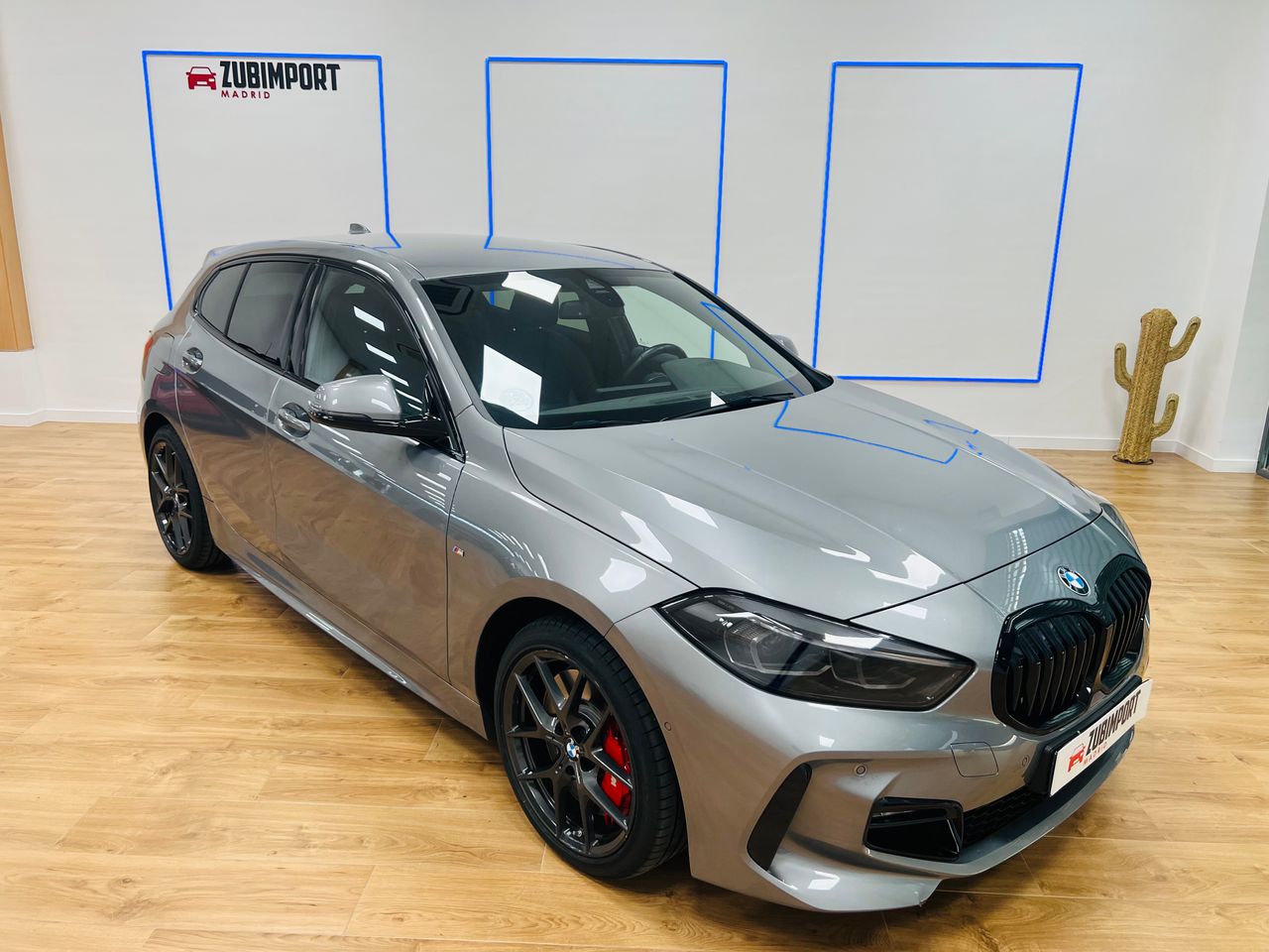foto de bmw serie 1 2023 de segunda mano