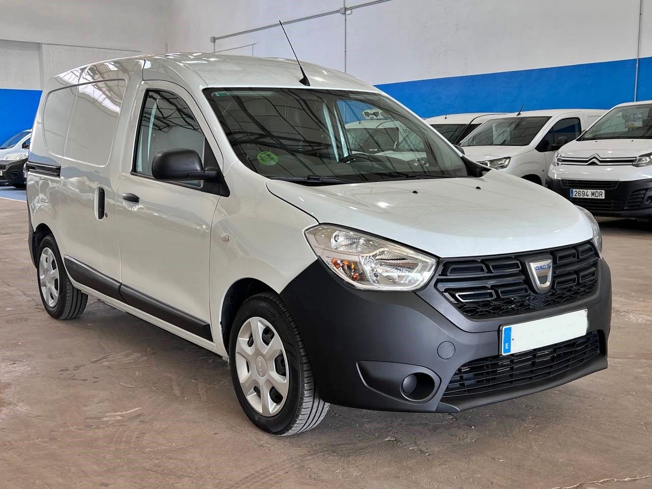 Dacia  de segunda mano - dacia dokker  van 2021 /