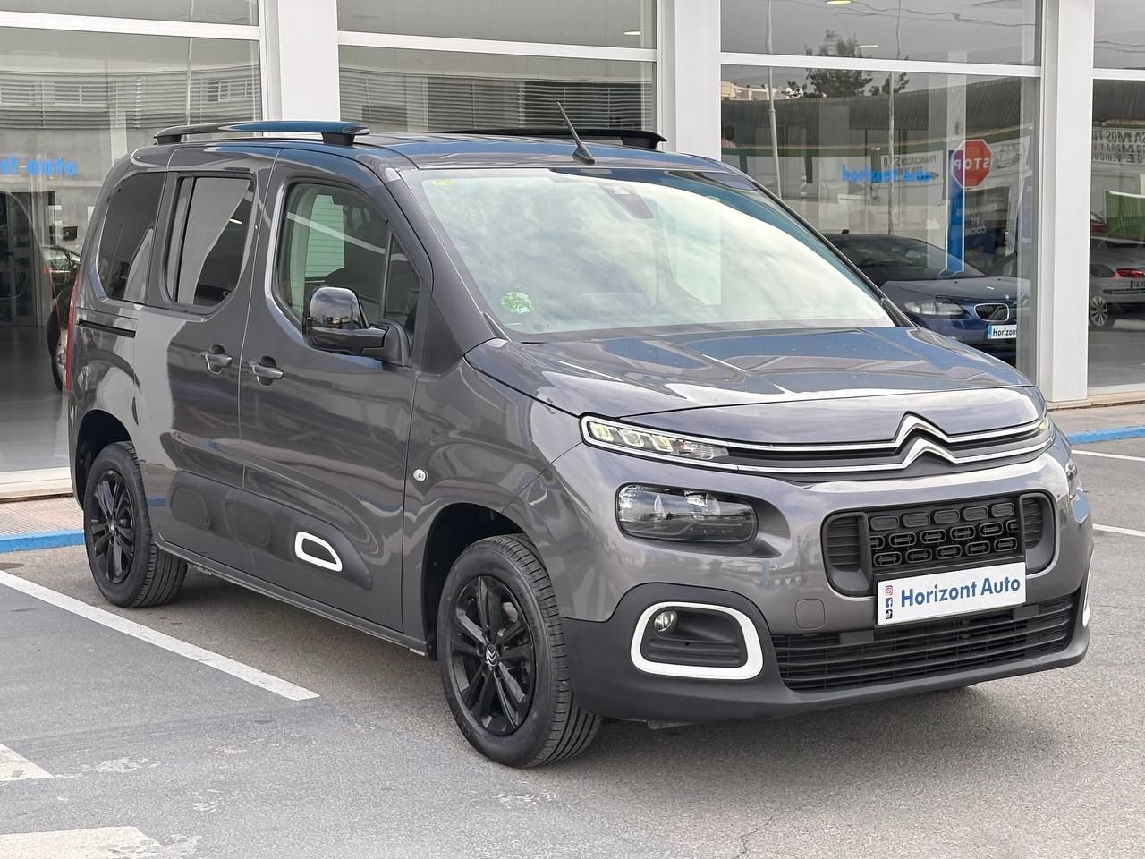 Parking coche  de segunda mano - citroën berlingo 2022 /