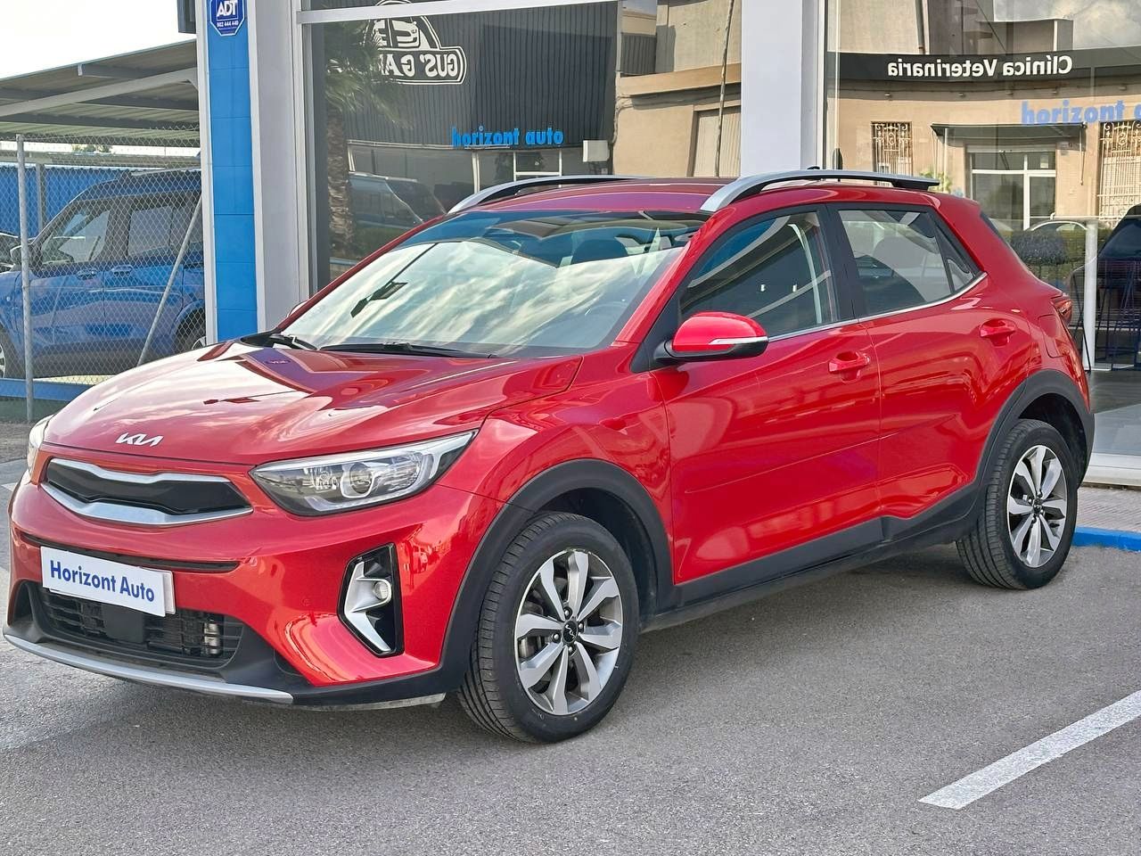 kia stonic 2022 / foto grande (3)