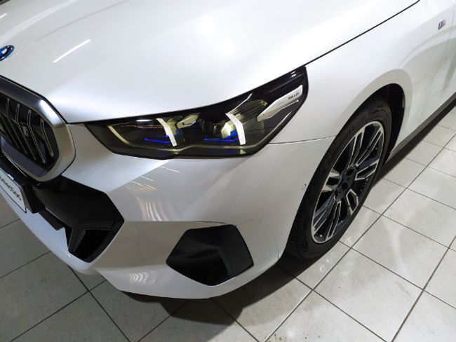 BMW i5 edrive40 250 kw (340 cv)