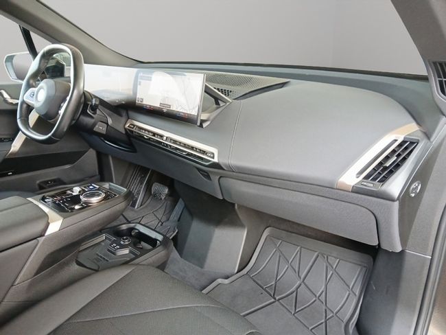 BMW iX xdrive40 240 kw (326 cv)