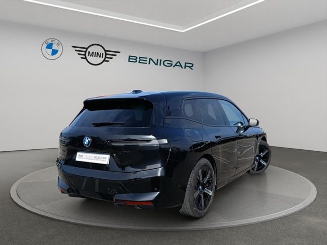 BMW iX xdrive40 240 kw (326 cv)