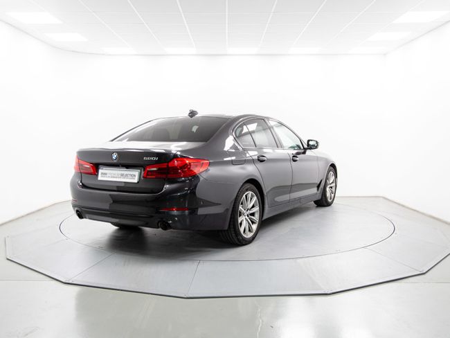 BMW Serie 5 520i 135 kw (184 cv)
