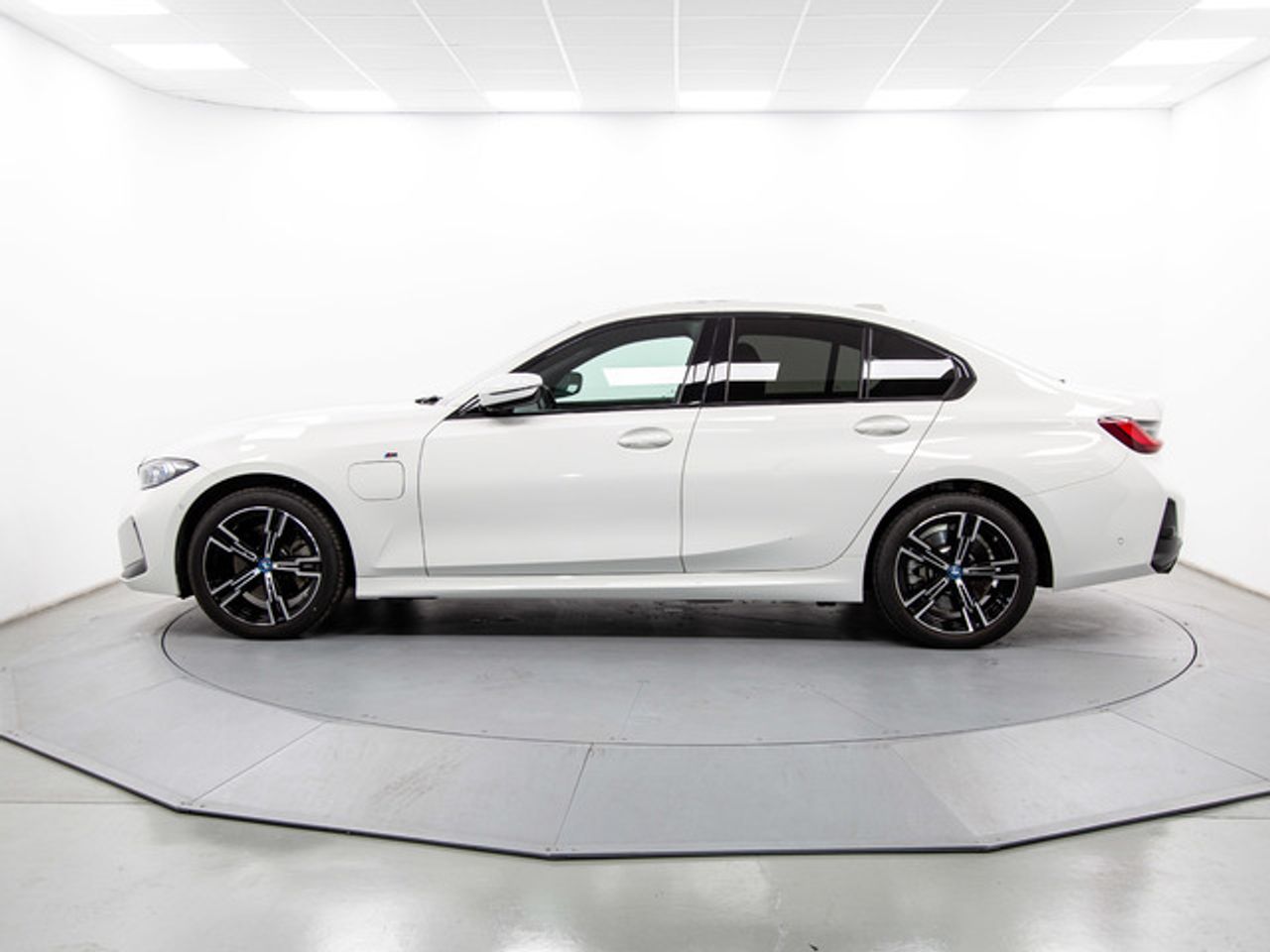 bmw serie 3 2024 / foto grande (3)