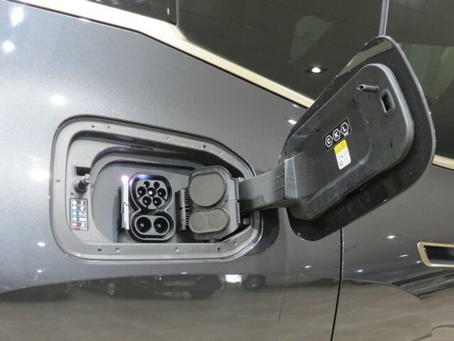 BMW iX xdrive40 240 kw (326 cv)