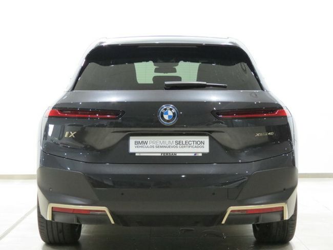 BMW iX xdrive40 240 kw (326 cv)