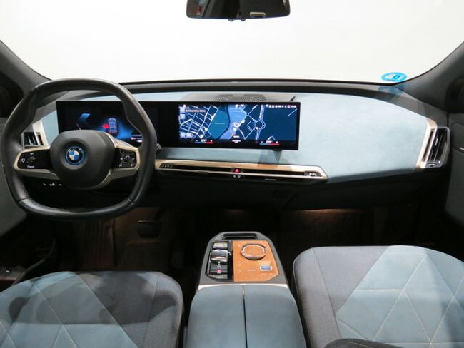 BMW iX xdrive40 240 kw (326 cv)