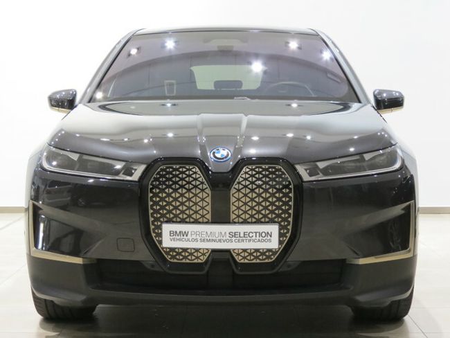 BMW iX xdrive40 240 kw (326 cv)