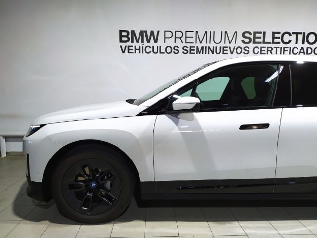 BMW iX xdrive40 240 kw (326 cv)