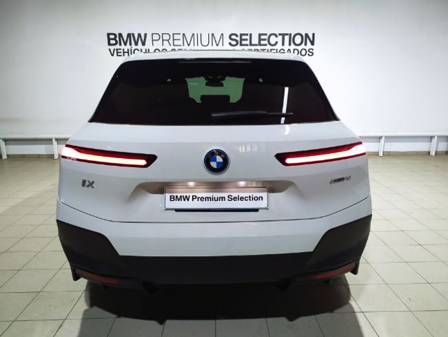 BMW iX xdrive40 240 kw (326 cv)