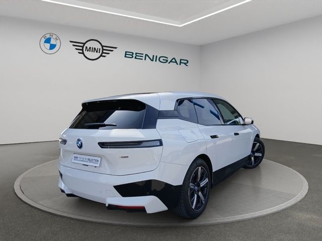 BMW iX xdrive40 240 kw (326 cv)